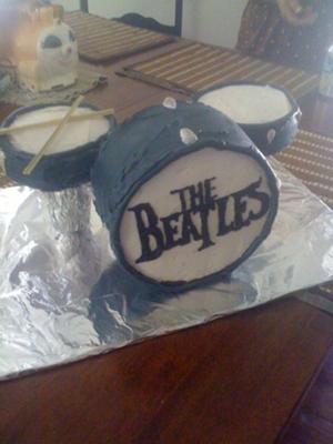 Easy Birthday Cakes on Beatles Drumset Cake