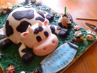 Birthday Cakes Recipes on Cute Cow Moo Moo Cake