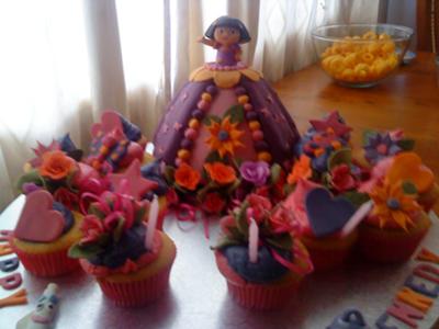 Dora Birthday Cake on Dora Birthday Cake And Cupcakes