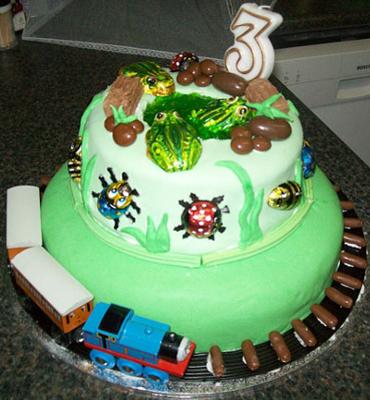 Train Birthday Cakes on Frog Pond And Thomas Cake 21322273 Jpg