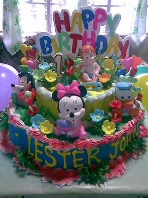 Mickey Mouse Birthday Cake on Mickey And Friends Cake