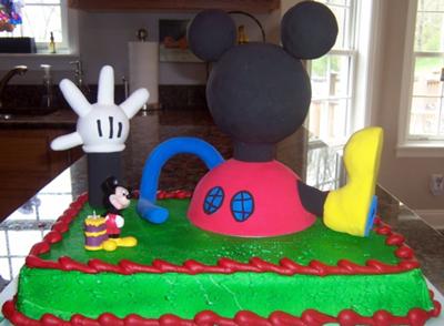 House Design on Mickey Mouse Clubhouse Cake
