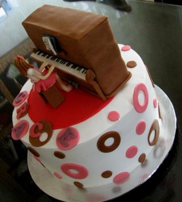 Piano Cake