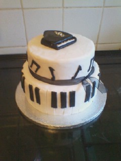 Piano Cake